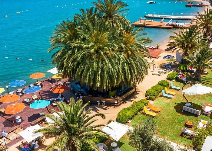 فندق Toka & Club 3*