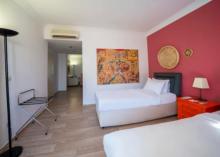 فندق Toka & Club 3*