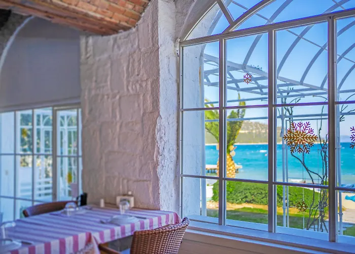 فندق Toka & Club